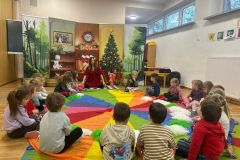 Spektakl sensoryczny Dziadek do orzechów- Biedronki 